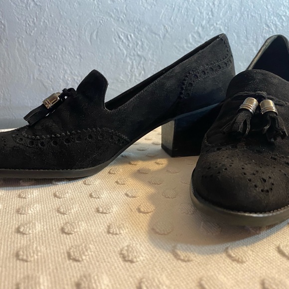 STUART WEITZMAN Boytoy Tassel Chunky Heel Loafer - Picture 15 of 16